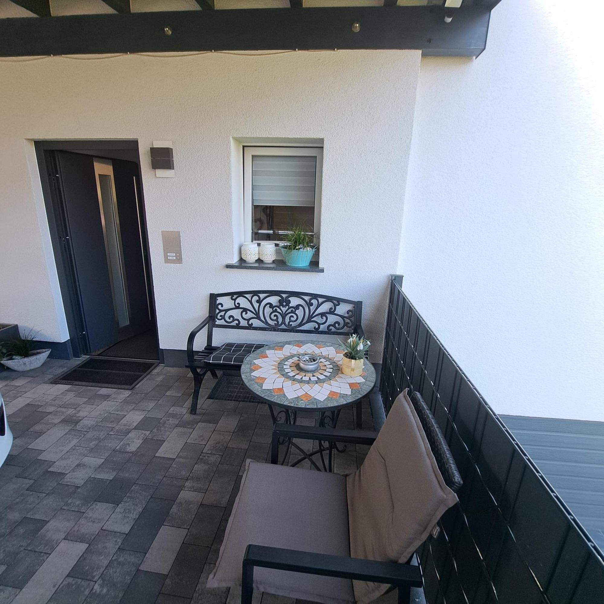 Wunderschoenes 2 Zimmer Apartment Inkl. Parkplatz Asbach (North Rhine-Westphalia) Exterior foto